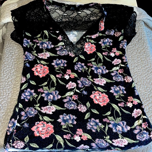 BKE Tops - BKE Floral Lace Short Sleeve Top - Black and Pink